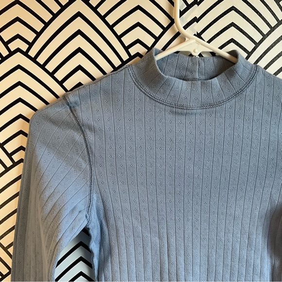 Y2k American Eagle blue eyelet mock neck long sleeve shirt - Picture 3 of 3